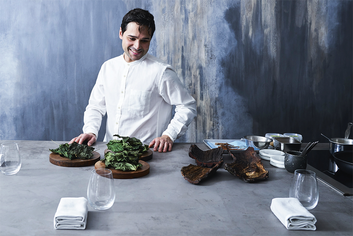 Aulis London