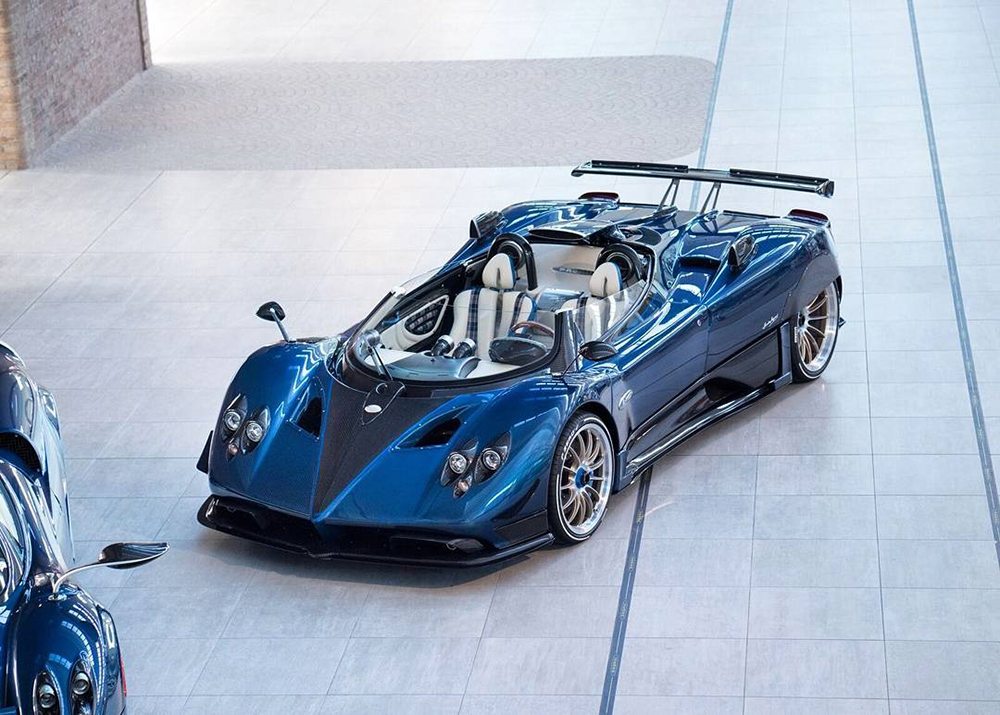 Pagani Zonda HP Barchetta Unveiled at Pebble Beach 2017