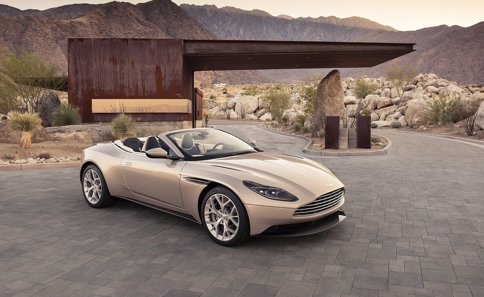 Aston Martin DB11 Volante