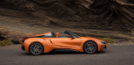 BMW Unveils New i8 Roadster
