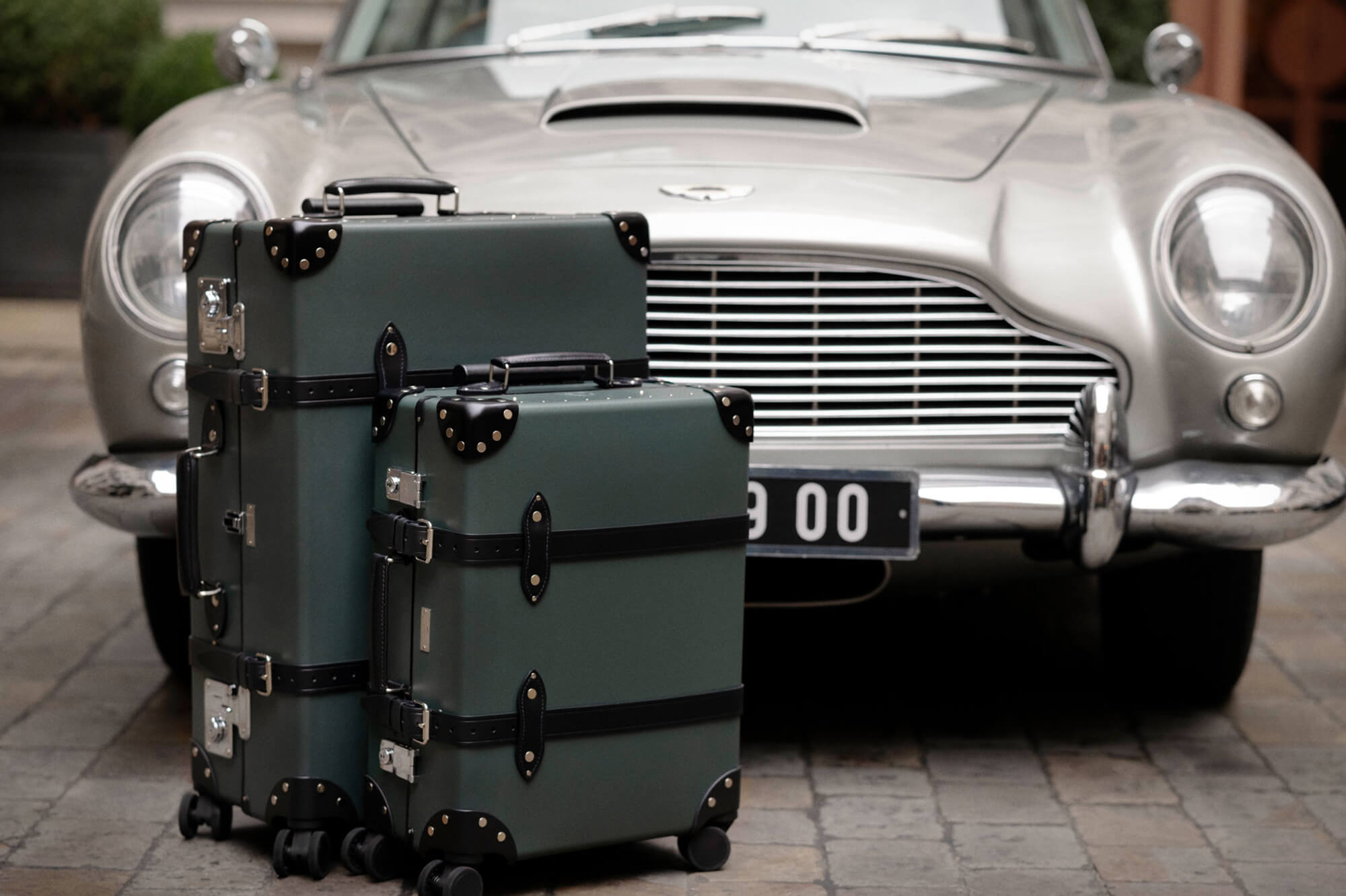 Five Christmas Gifts for the (Would-Be) Globe Trotter