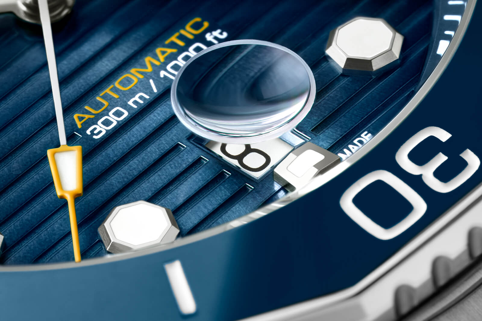 Tag Heuer Aquaracer Professional 300 date display