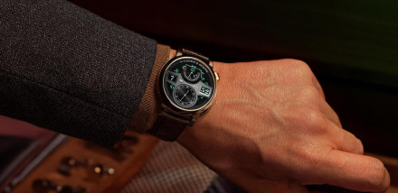 A. Lange & Söhne Brings Together Zeitwerk, Lumen and Honeygold