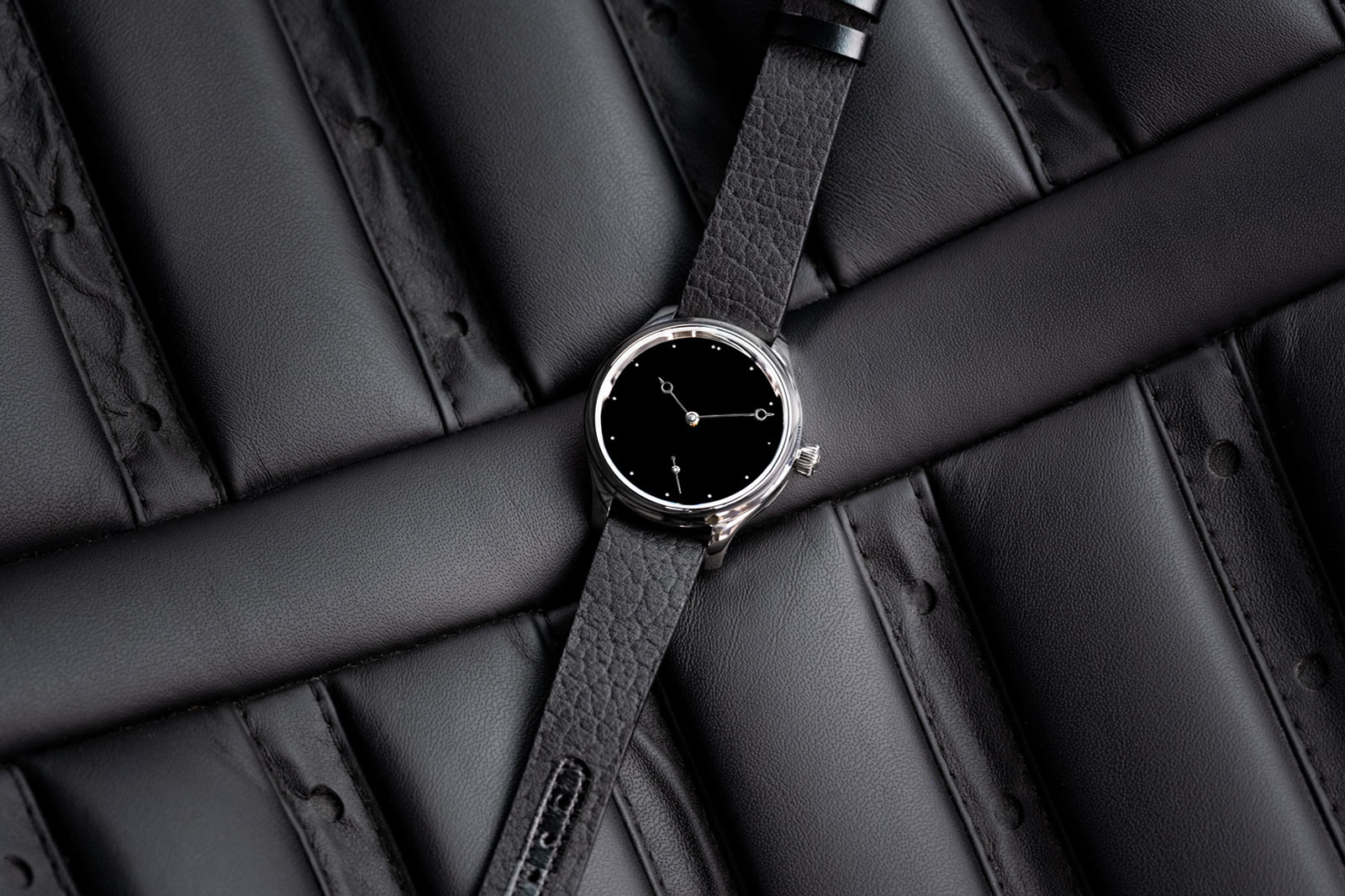H. Moser & Cie. Endeavour Small Seconds Total Eclipse Ref. 1327-1200
