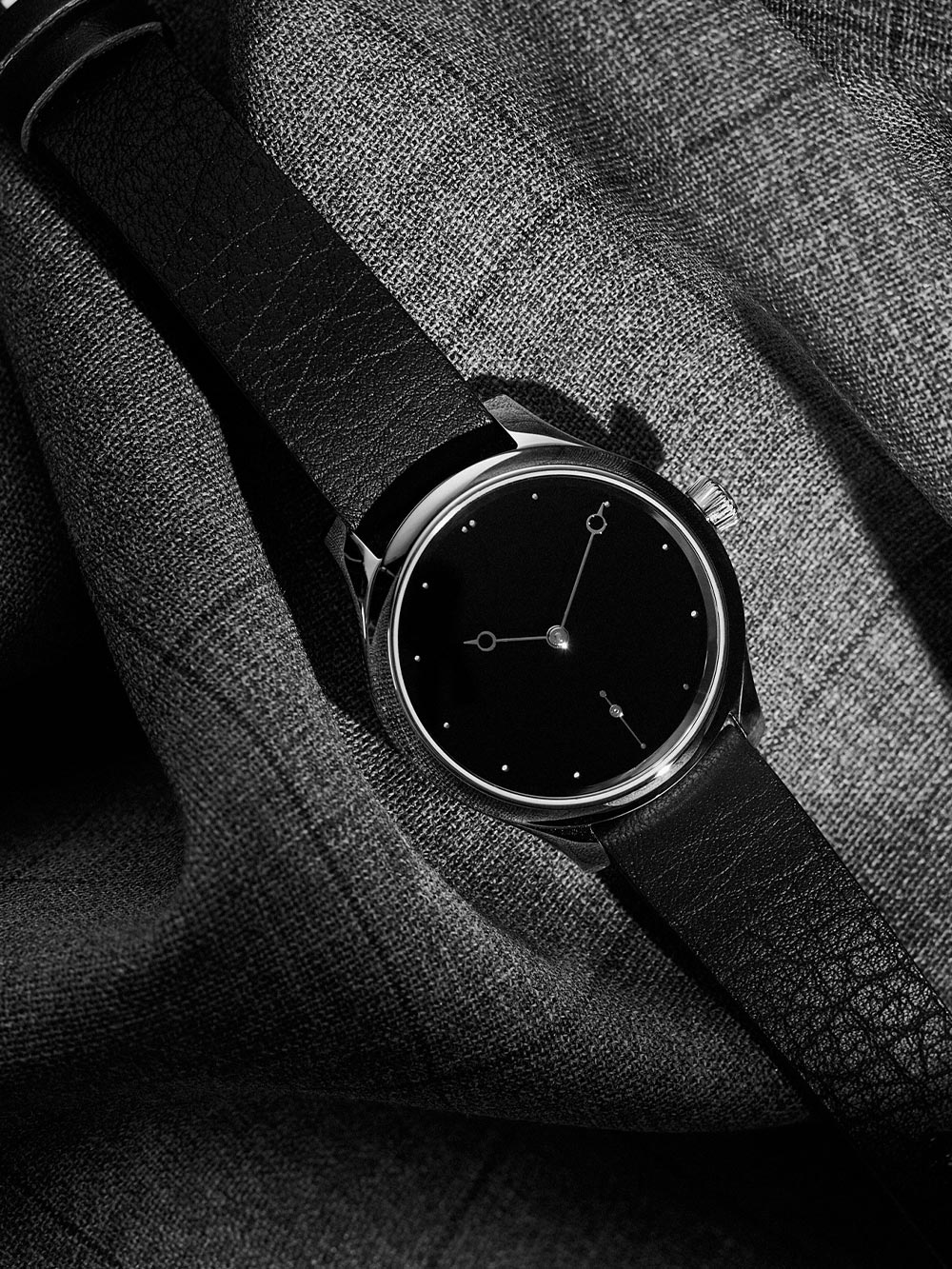 H. Moser & Cie. Endeavour Small Seconds Total Eclipse Ref. 1327-1200