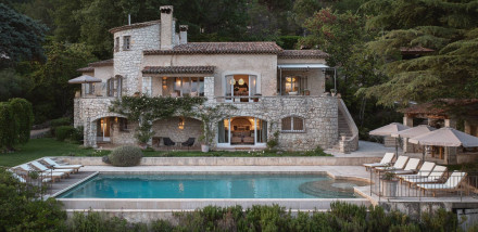 The Latest Pieces for Your Collection, Five Holiday Homes with the August Premium Collection