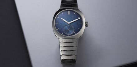 H. Moser & Cie. Streamliner Small Seconds Blue Enamel Introduces New Micro-Rotor Movement