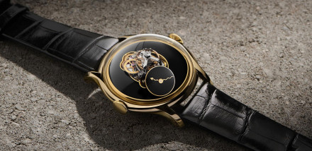MB&F LM FlyingT Onyx Combines Classic Dress Watch Style with Haute Horology