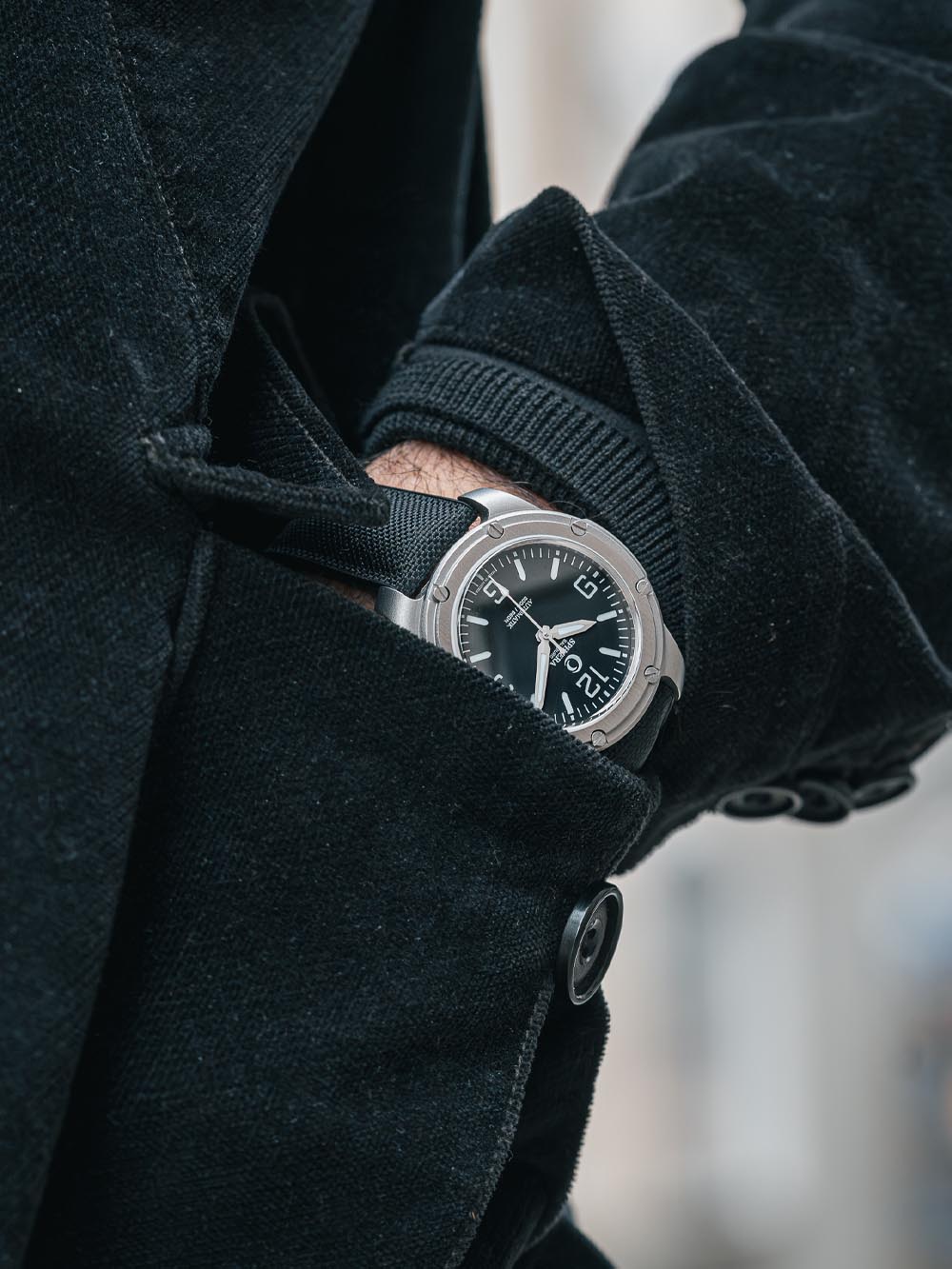 SPHAERA Epoch Monochrome Sport