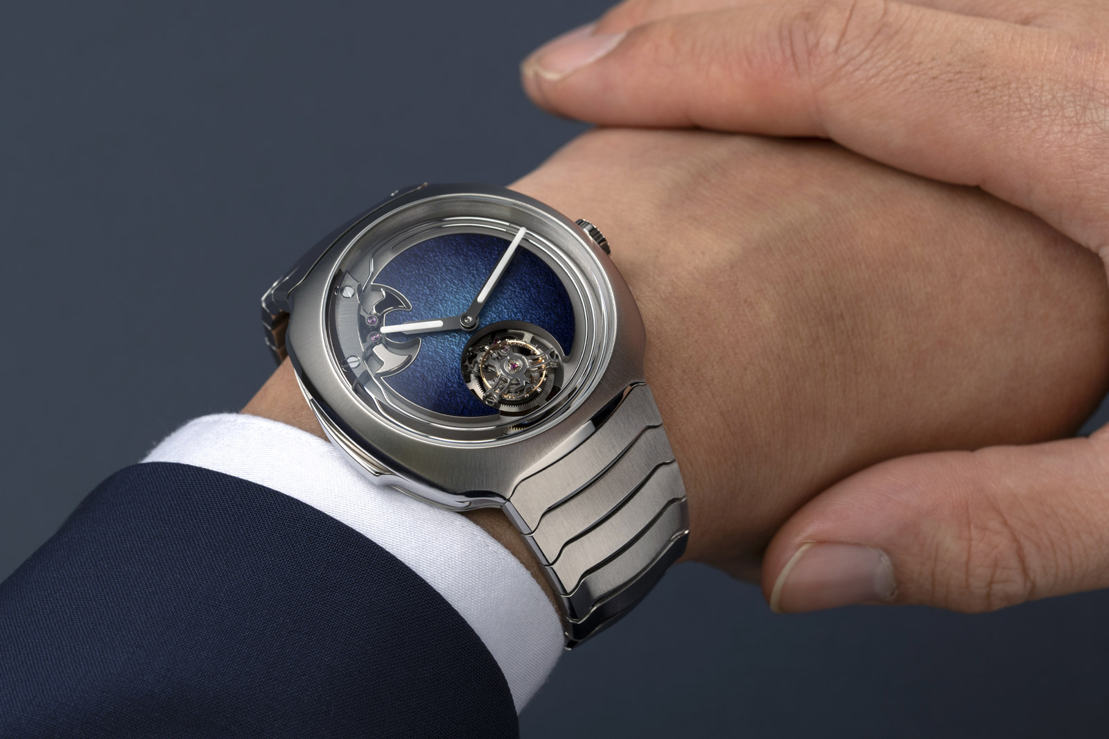 H Moser and Cie Streamliner Concept Minute Repeater Tourbillon Blue Enamel