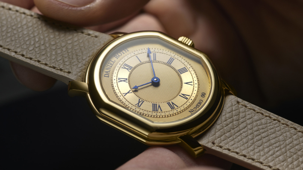 Daniel Roth Extra Plat Souscription Explores a Legendary 1990s Time Only Design