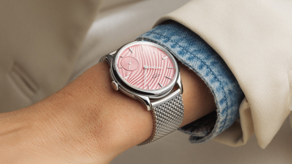 Czapek Promenade Plissé Showcases New Stamped Dial Texture