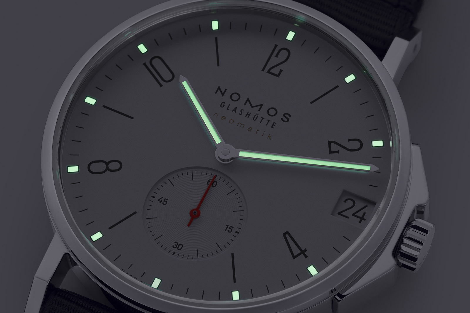 Nomos Ahoi Neomatik 38 Date