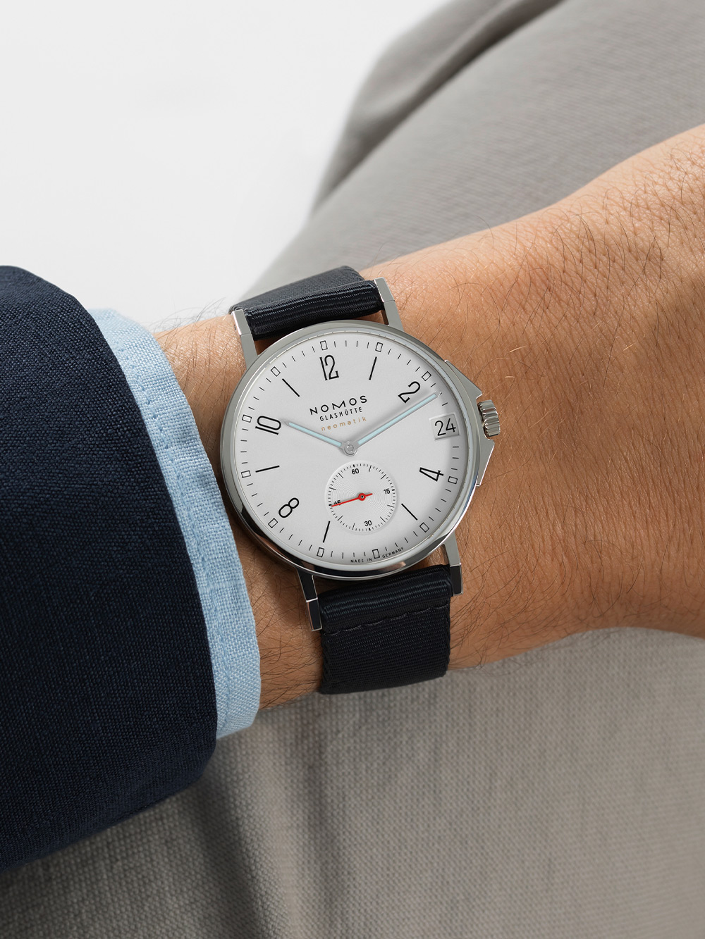 Nomos Ahoi Neomatik 38 Date