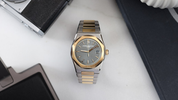 Girard-Perregaux Laureato Fifty Watch Review