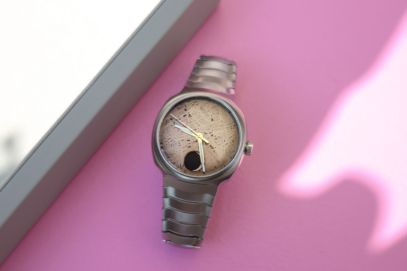 H. Moser & Cie. Launch Streamliner Perpetual Moon Concept Meteorite