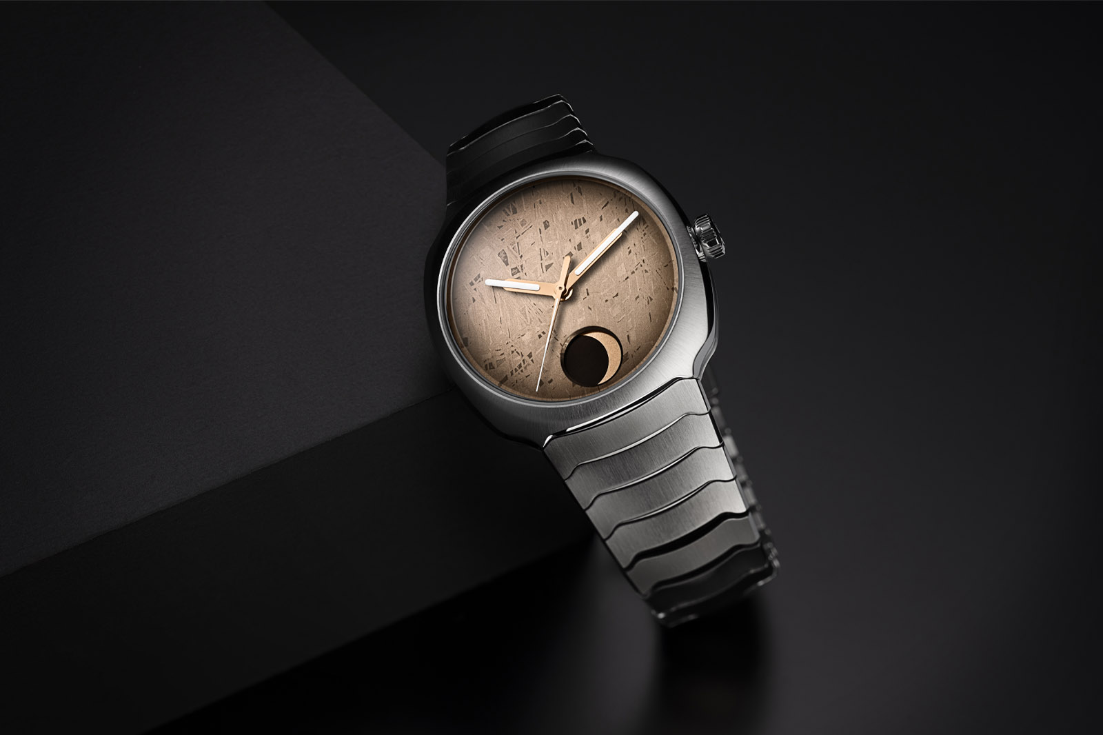 H. Moser & Cie. Streamliner Perpetual Moon Concept Meteorite