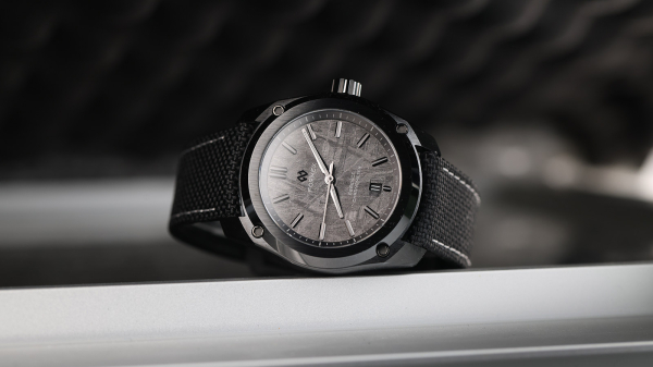 Formex Essence Ceramica Dark Matter Watch Review