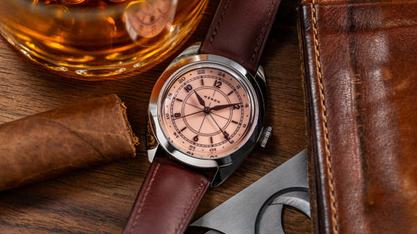 Héron Introduce Mirabel GMT “Cigar Club” Edition with Full Lume Dial