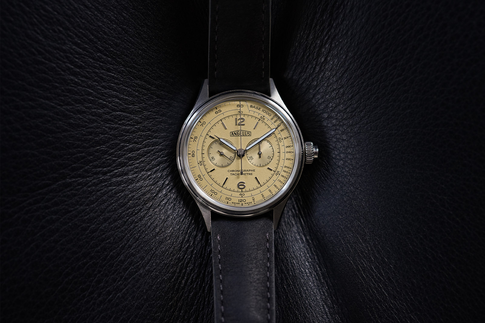 Monochrome Launch Montre de Souscription 5 Angelus Chronographe Tachymetrè