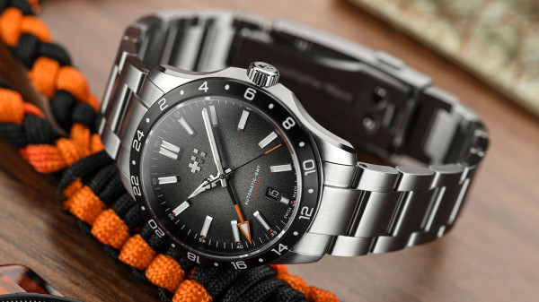 WatchGecko Launch C63 GMT with Christopher Ward Bespoke