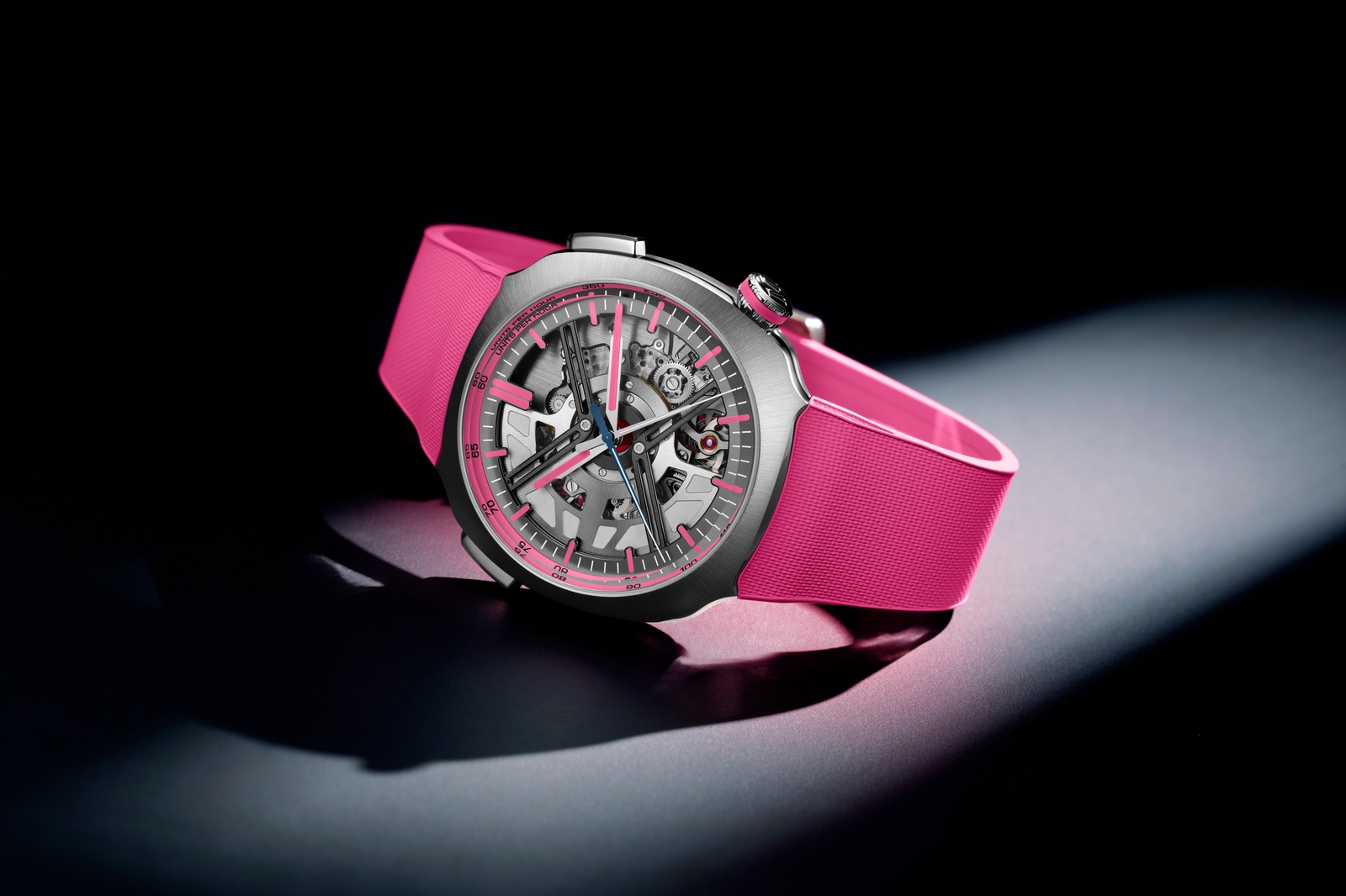 H. Moser & Cie. Streamliner Alpine Drivers Pink Edition