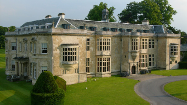 Hartwell House: Sleeping Where a King Accepted His Crown