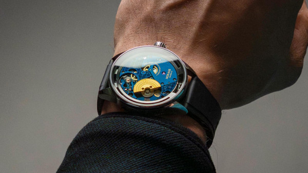 Horage Revolution 3 MicroReg: The Watch You Can Regulate Yourself